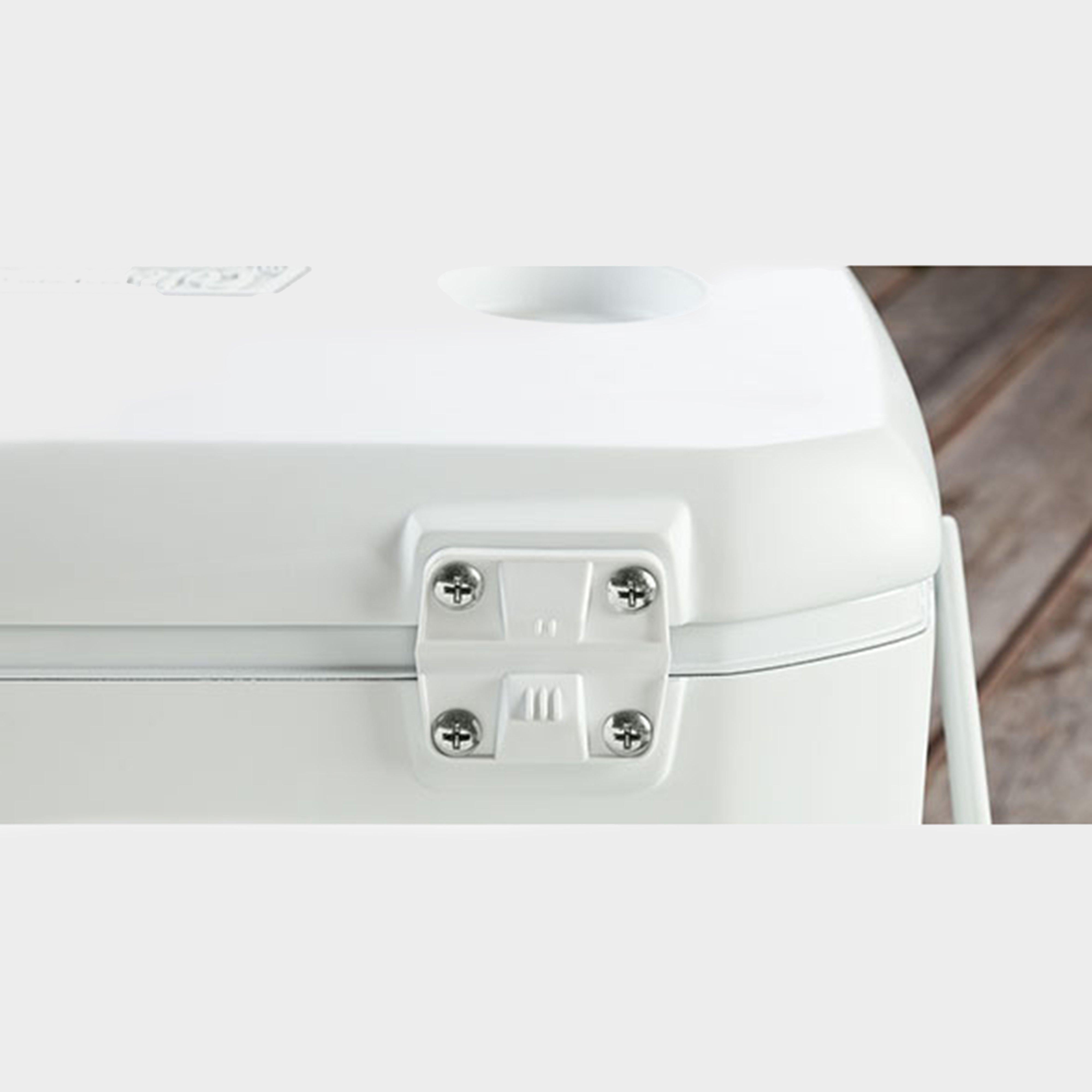 28QT Xtreme® Marine Cooler