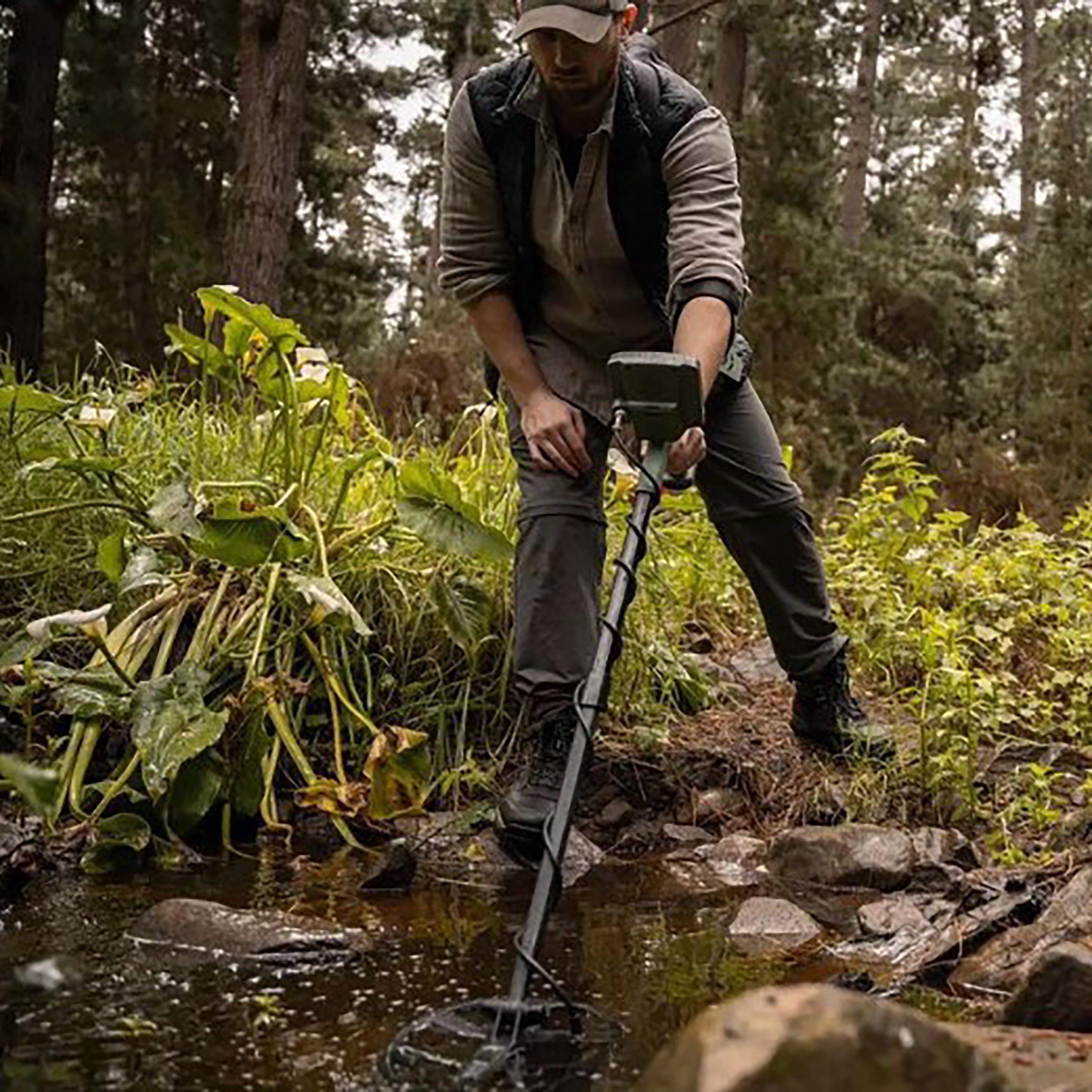 X-Terra Voyager Metal Detecting Starter Kit