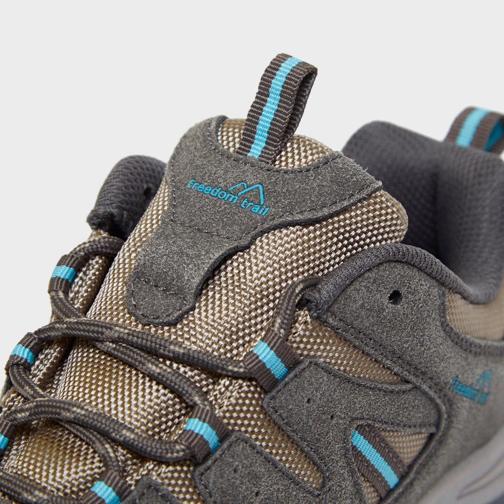 Women's Buxton Walking Shoe