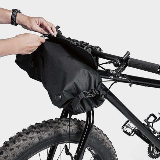 Frontloader 8L Handlebar Bag