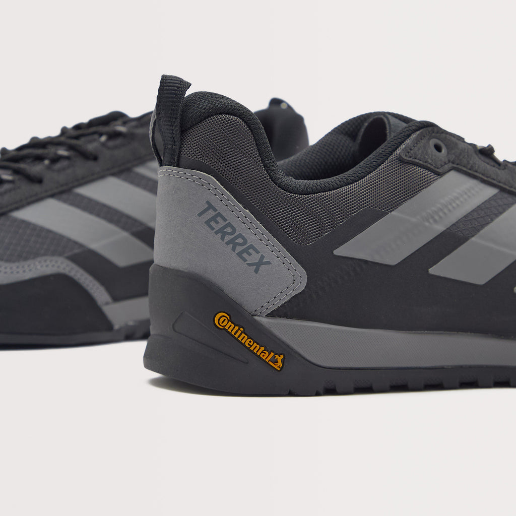 Terrex Skychaser Solo Approach Shoes