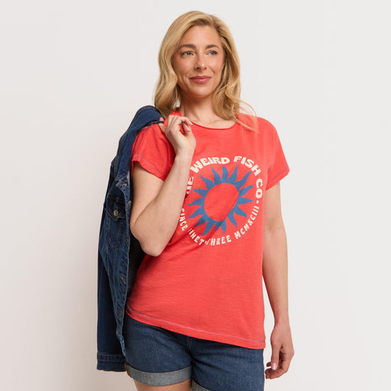 Women’s Sun Rays Front Print Graphic T-Shirt